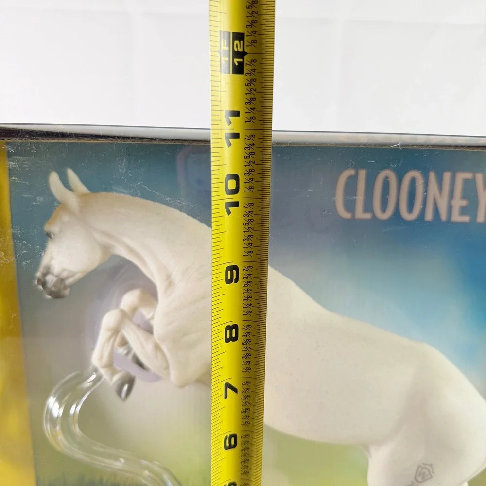 Breyer Traditional Clooney 51 Champion Show Jumper Model Horse B-TR-10040